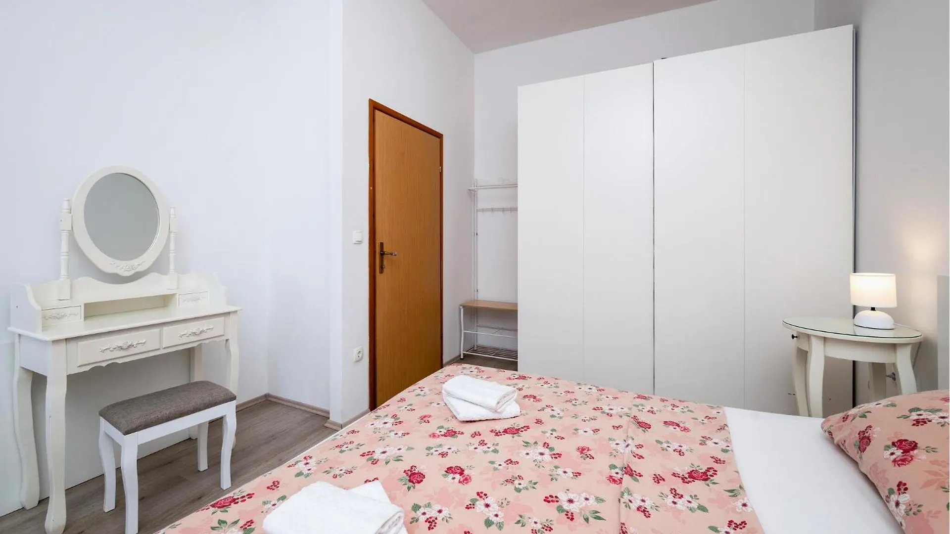Cozy Apartment In Pula With Kitchen Croatia