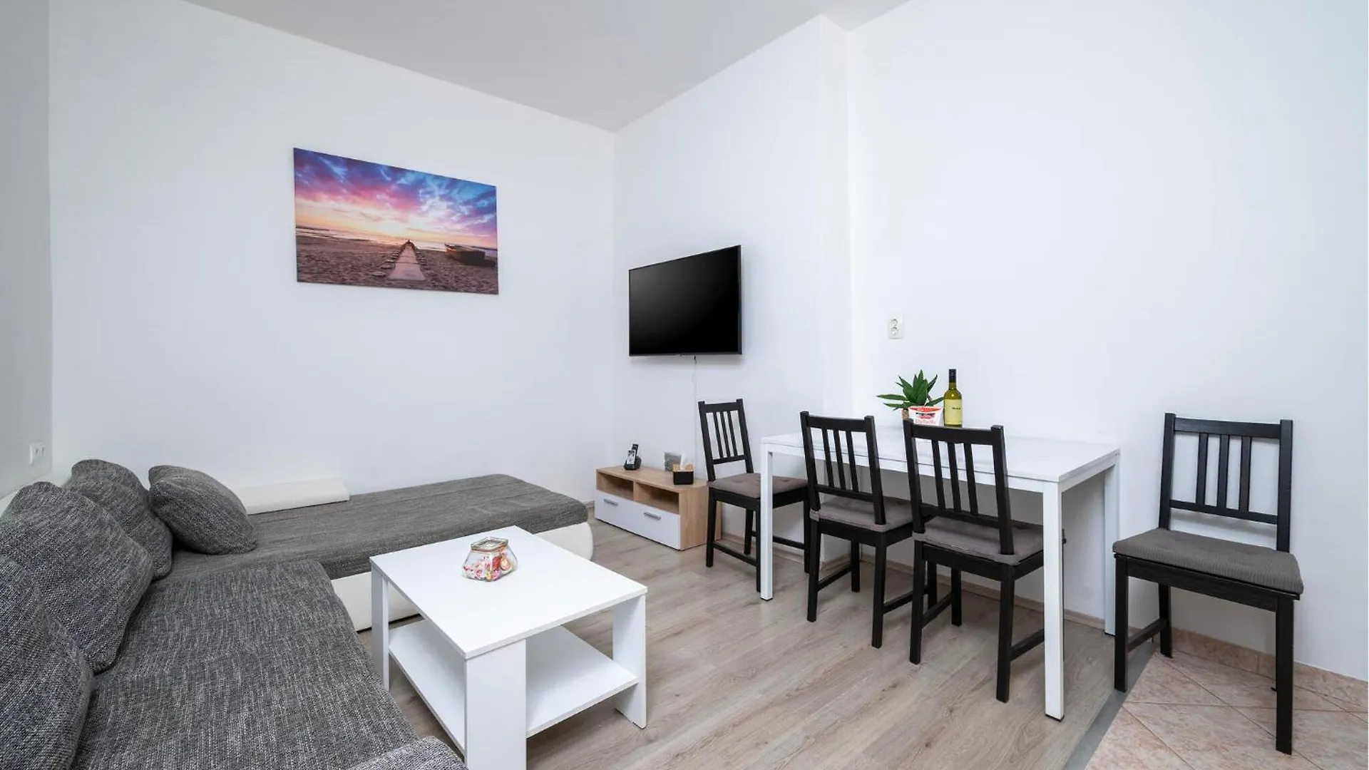Cozy Apartment In Pula With Kitchen