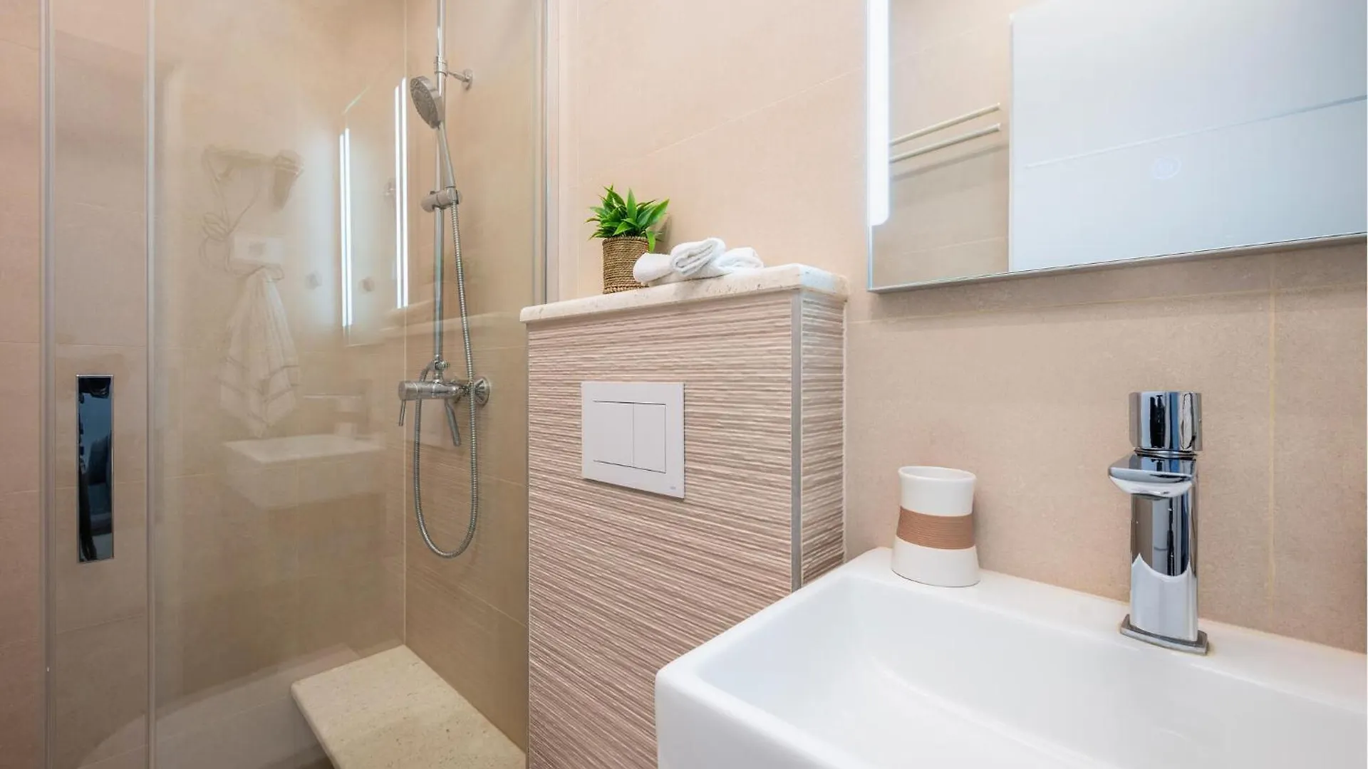 Cozy Apartment In Pula With Kitchen